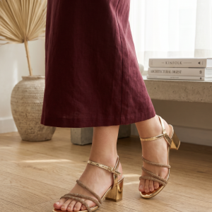 صندل سبور ابيض جلد