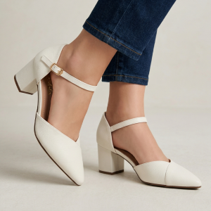 صندل مغلق ابيض جلد