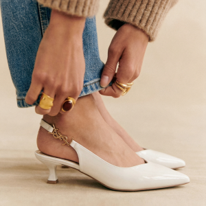 صندل مغلق ابيض جلد